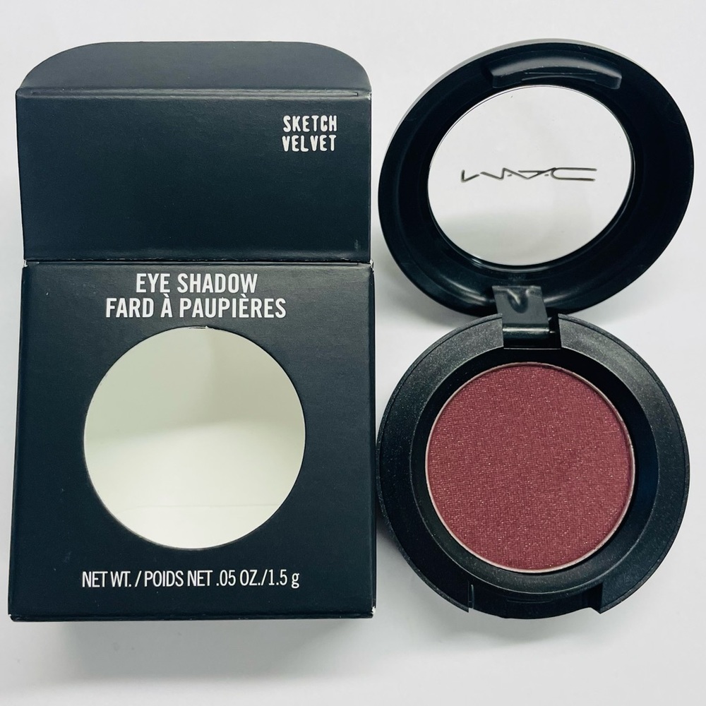 MAC single eye shadow In Sketch